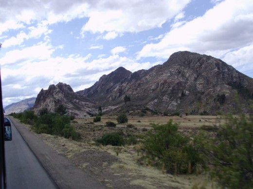 Montanhas na estrada entre Sucre e Potosi